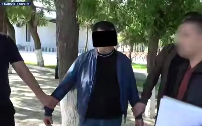 Андижонда тадбиркордан 90 минг доллар сўраган собиқ банк раҳбари ўринбосари 10 йилга қамалди