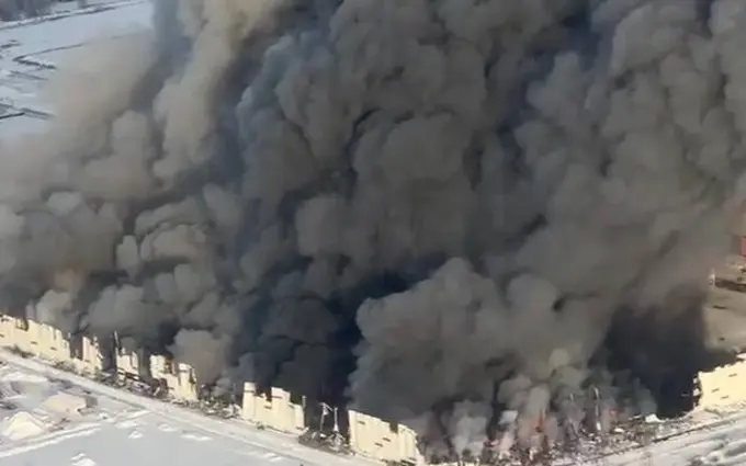 Ukraina Rossiyaga ommaviy dron hujumini uyushtirdi: Moskva viloyatidagi omborlar zarar ko‘rdi (video)