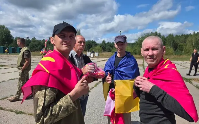 Ukraina va Rossiya o‘rtasida 103 nafardan asir almashildi (video)