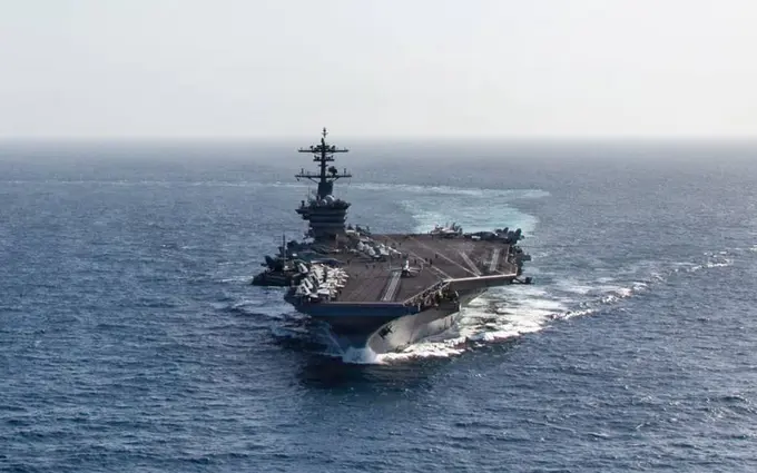 AQSHning USS Abraham Lincoln aviatashuvchisi 9 oylik xizmatdan so‘ng Yaqin Sharqni tark etmoqda
