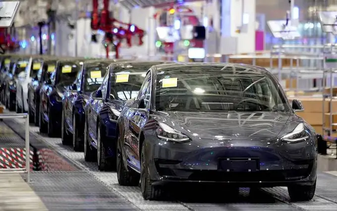Tesla Xitoydan qariyb 3 mln avtomobilini chaqirib oladi