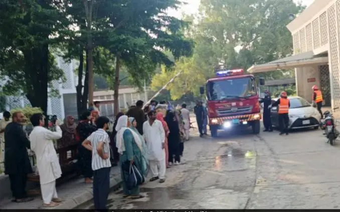 Pokistondagi kasalxonada yong‘in chiqdi: kamida 15 nafar yangi tug‘ilgan chaqaloq halok bo‘ldi (video)