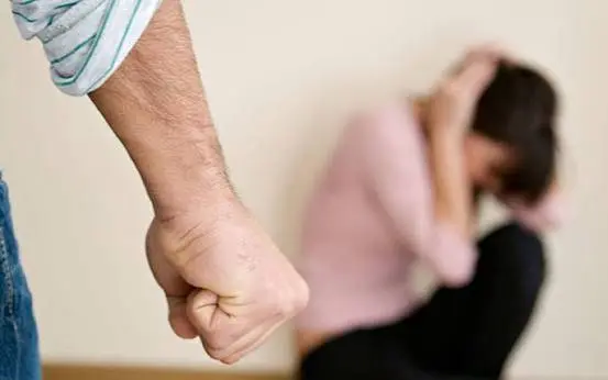 Toshkentda xotinini kaltaklashda gumonlangan sport ustasiga jinoyat ishi qo‘zg‘atildi