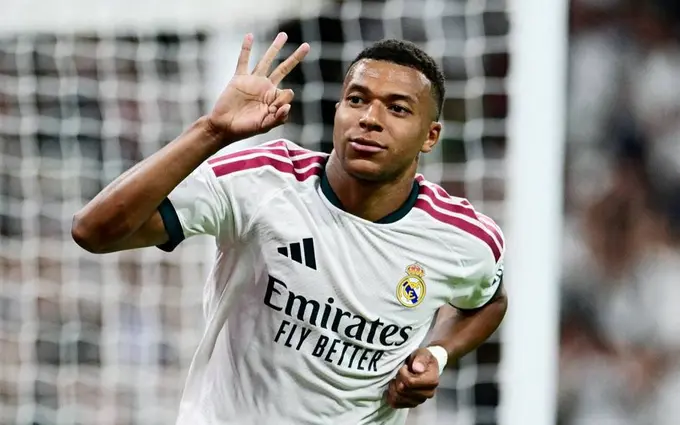 Mbappe La Ligadagi xet-trikdan so‘ng “Real” tarixiga kirdi