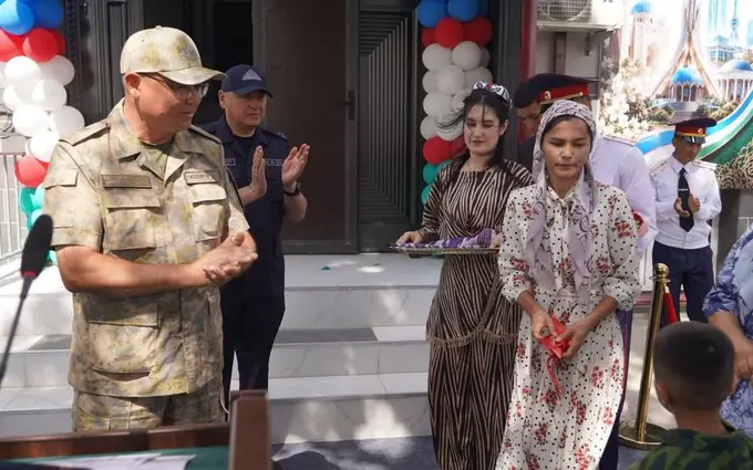 Qashqadaryoda xizmat burchini bajarish chog‘ida halok bo‘lgan qutqaruvchining oilasiga 3 xonali uy berildi