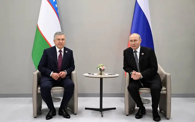 Шавкат Мирзиёев провел встречу с Владимиром Путиным в Кыргызстане