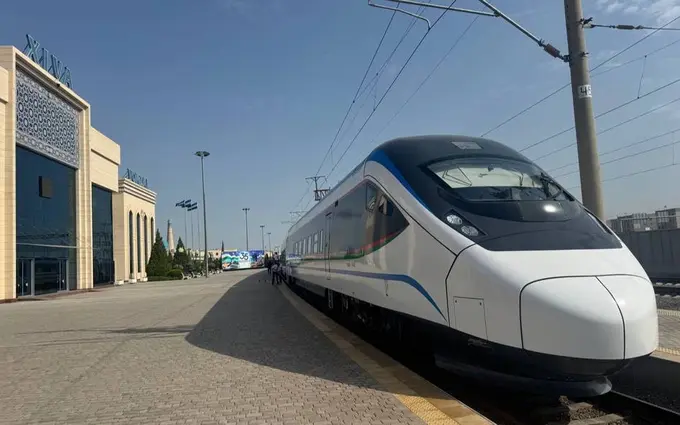Urganch va Xiva o‘rtasida tezyurar elektropoyezd qatnovi yo‘lga qo‘yildi. Chipta narxi 25 ming so‘m
