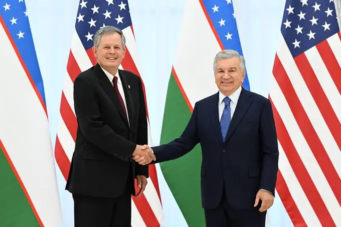 Shavkat Mirziyoyev AQSH senatori bilan strategik sheriklikni mustahkamlash masalalarini muhokama qildi