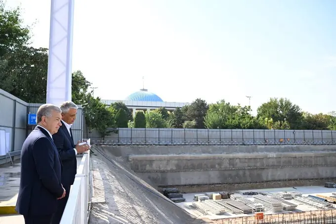 Shavkat Mirziyoyev Toshkentda qurilayotgan O‘zbekiston Milliy muzeyini borib ko‘rdi (foto)
