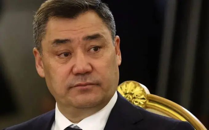 Садир Жапаров хорижда ватанини танқид қилаётган қирғизларни манқуртликда айблади
