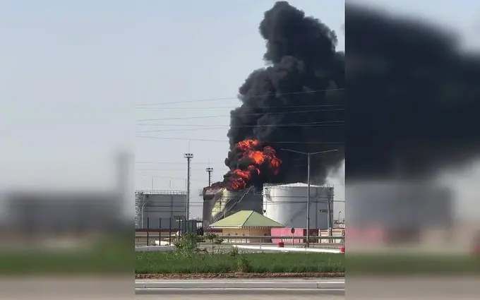 Buxorodagi neft saqlash omborida yong‘in chiqib, uch kishi jarohatlandi