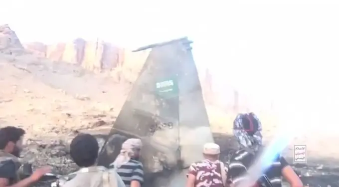 Husiylar Saudiyaning F-15 qiruvchi samolyotini urib tushirdi (video)
