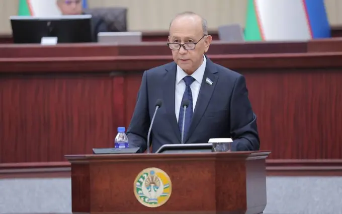 “Byudjetdan yetarli mablagʻ ajratilgan” — deputat taʼlim muassasalarini jihozlash va bemorlarni bepul dorilar bilan taʼminlash kechikayotganini tanqid qildi