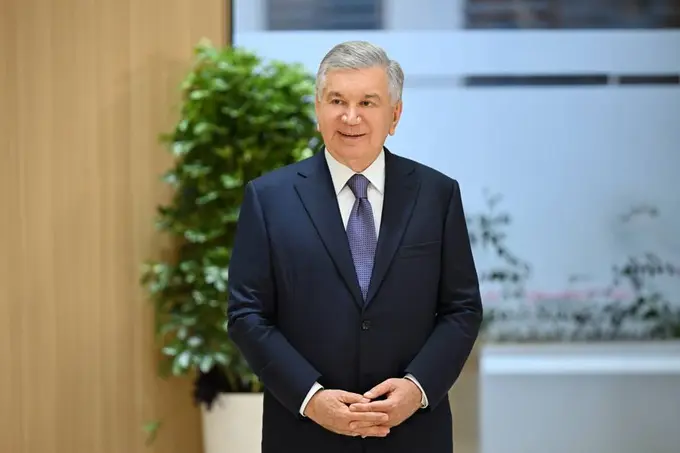 Шавкат Мирзиёев Балиқчидаги Сунъий интеллект марказига ташриф буюрди