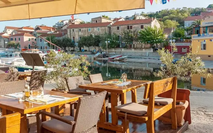 Xorvatiya restoranlari menyusida bitta taom uchun ikkita narx qo‘yiladi