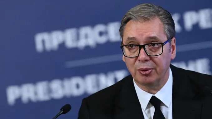 Serbiya prezidenti Aleksandr Vuchich iste’foga chiqdi