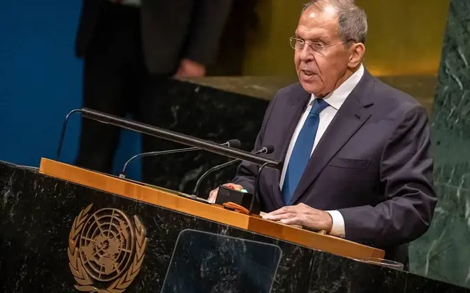 “Yevropa Ukraina bilan muzokaralarni barbod qilish uchun qo‘lidan kelganini qilmoqda” — Lavrov
